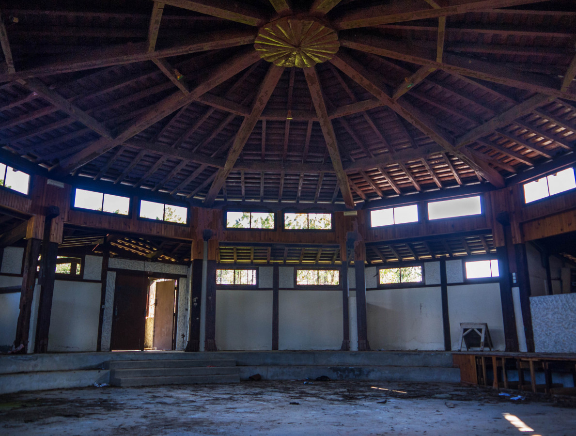 verlassenes Feriendorf Casabianda:  der Tanzsaal